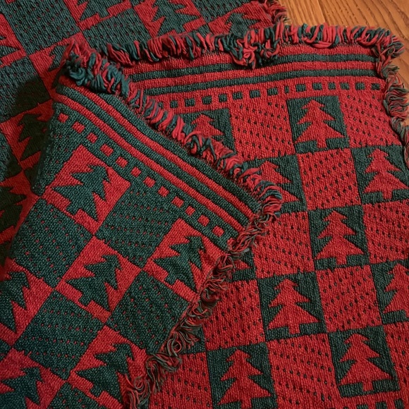 3 Reversible woven fringed edge Christmas tree placemats - Picture 2 of 5